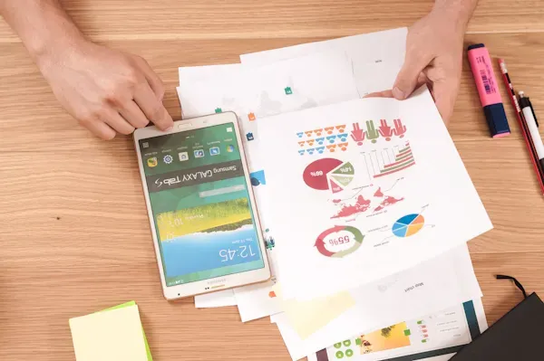Presença digital para empresas novas: o que fazer primeiro para começar certo